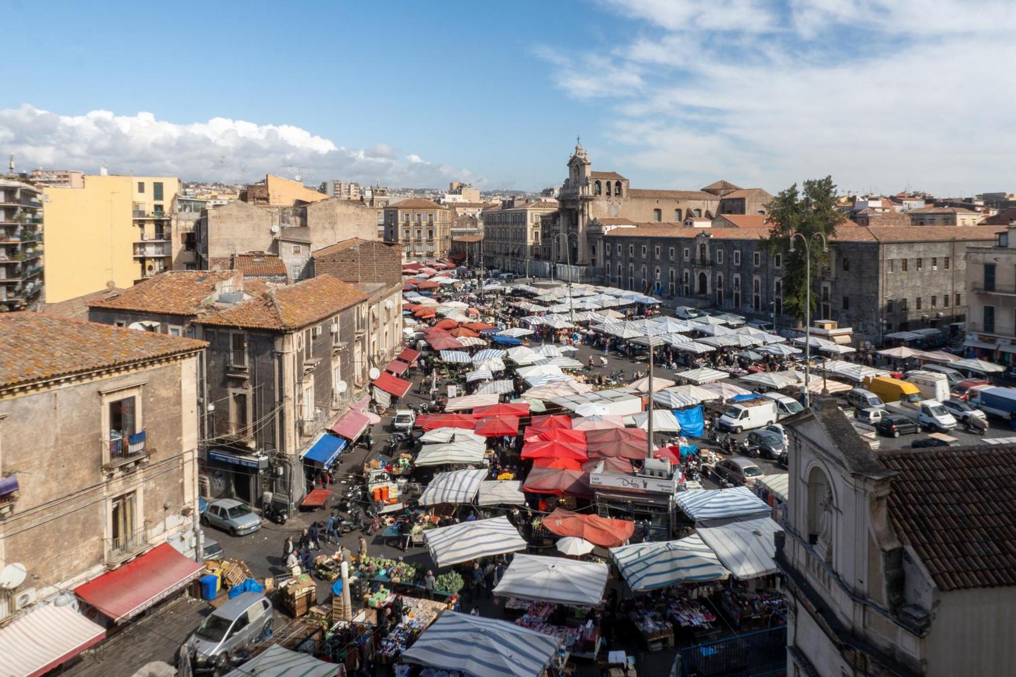 B&B I Miti Dell Etna Catania Centro Vicino Il Duomo Exteriör bild